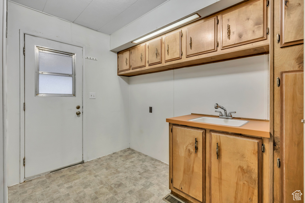 Photo 17 for MLS #2117972 at 259 Merlin St