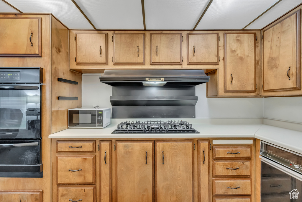 Photo 4 for MLS #2117972 at 259 Merlin St