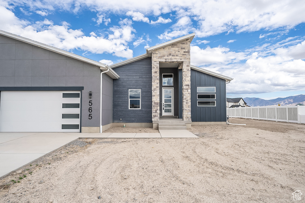 Photo 4 for MLS #2117974 at 565 E Otto Ln #421