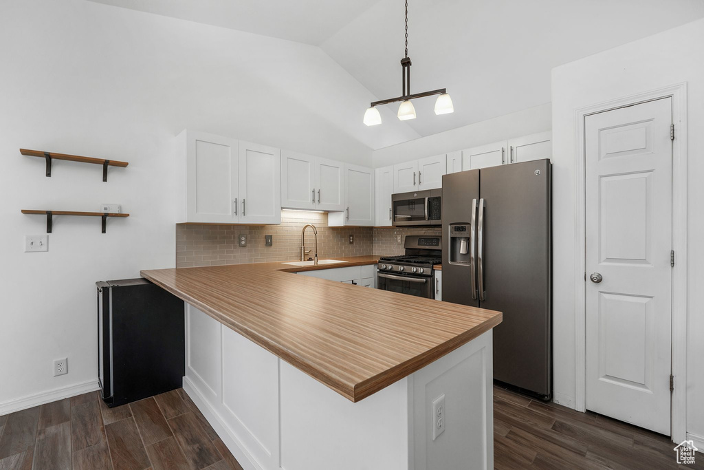 Photo 5 for MLS #2117991 at 24 W Malstrom Ct