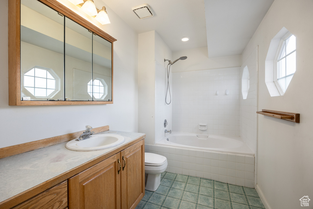 Photo 20 for MLS #2117995 at 430 Country Club Dr