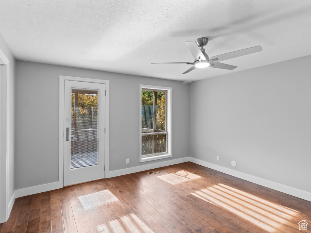 2594 JONI DR Layton, UT 84040