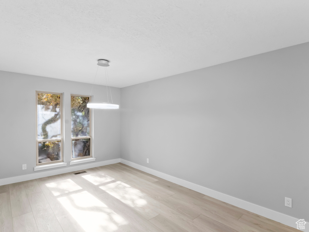 2594 JONI DR Layton, UT 84040