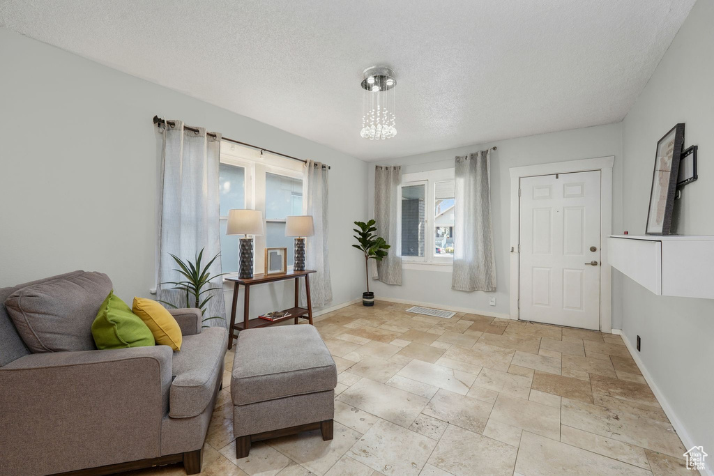 Photo 10 for MLS #2118025 at 753 E Browning Ave