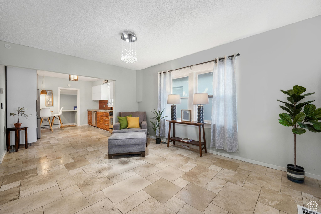 Photo 9 for MLS #2118025 at 753 E Browning Ave