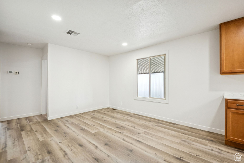 Photo 6 for MLS #2118029 at 1031 W Foxglove