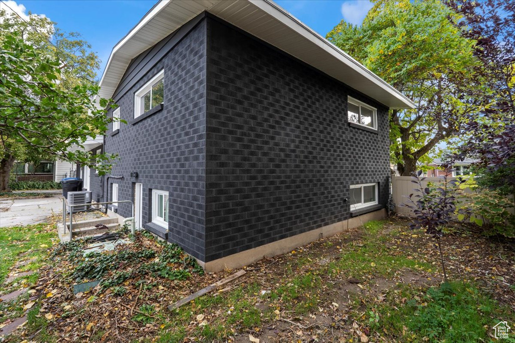 Photo 35 for MLS #2118036 at 1269 E Woodstock Ave