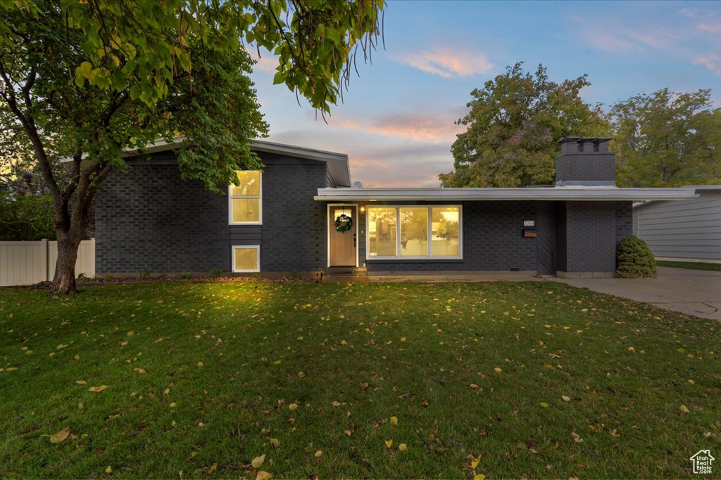 Photo 2 for MLS #2118036 at 1269 E Woodstock Ave