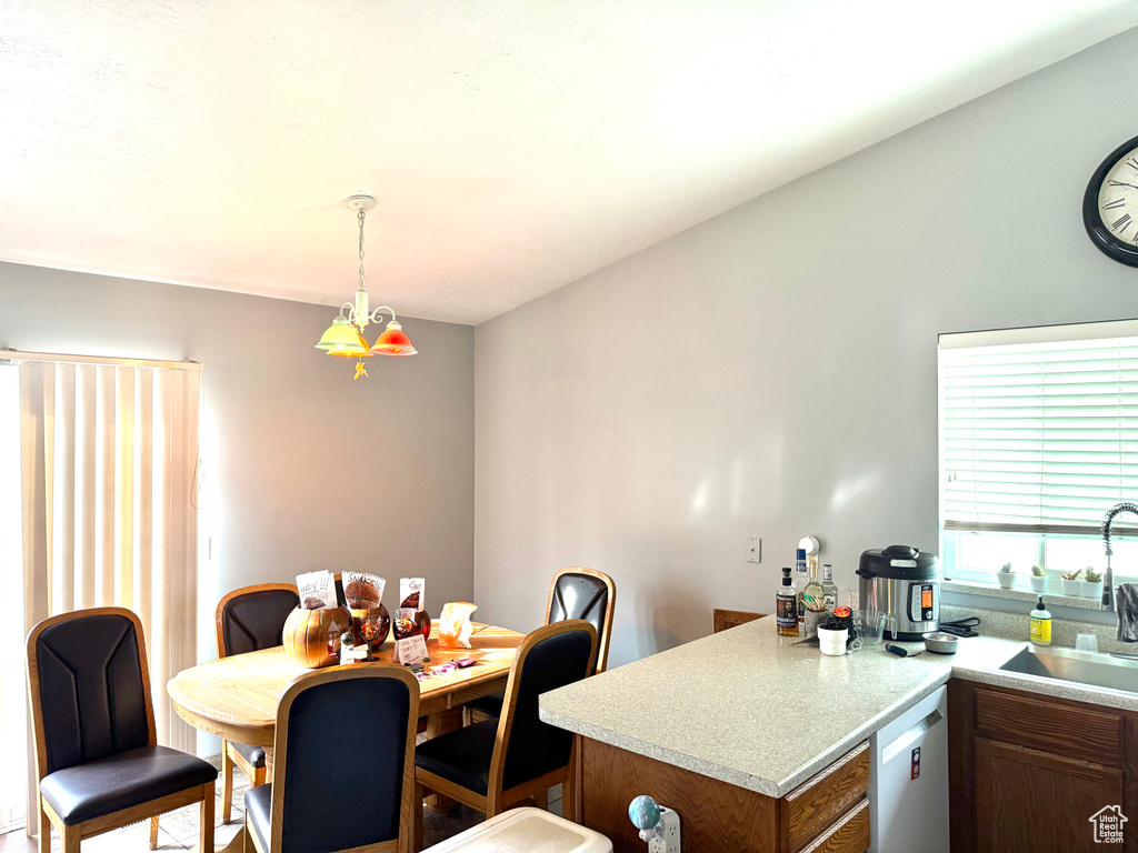 Photo 10 for MLS #2118046 at 2830 S Ensign Park Dr