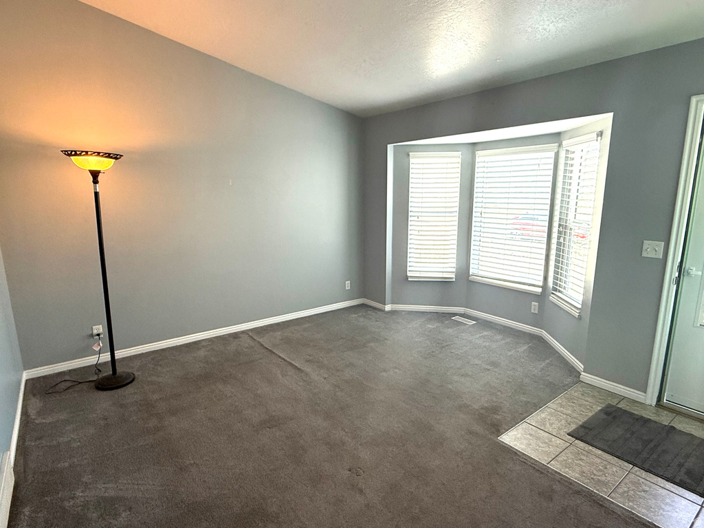 2830 S ENSIGN PARK DR Magna, UT 84044