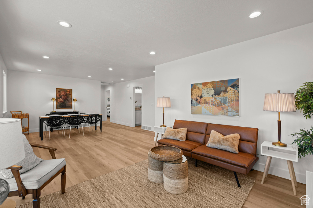 8474 S MCKENZIE LN West Jordan, UT 84081