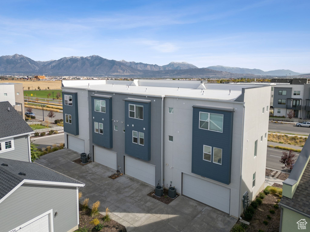 6192 W SOUTH JORDAN PKWY South Jordan, UT 84009