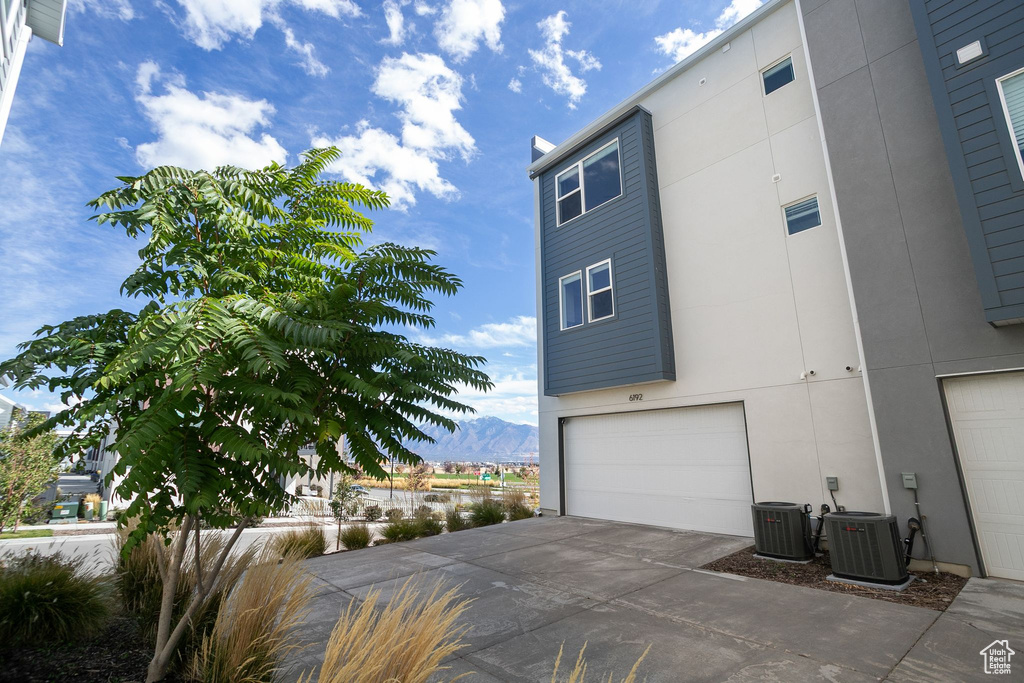 6192 W SOUTH JORDAN PKWY South Jordan, UT 84009