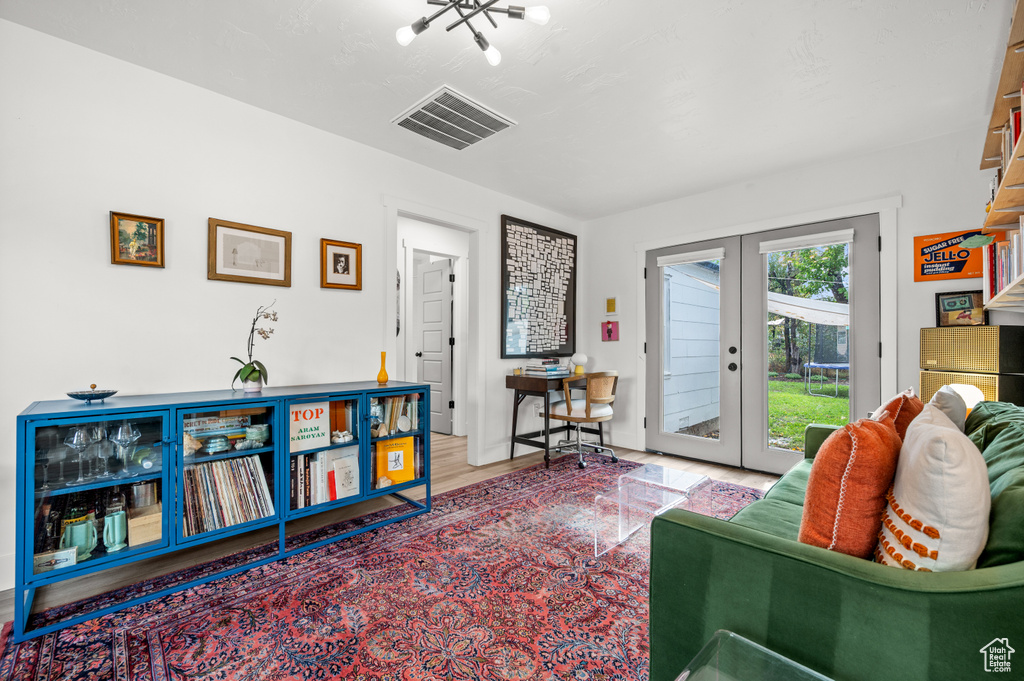 Photo 3 for MLS #2118067 at 916 E Forest View Ave