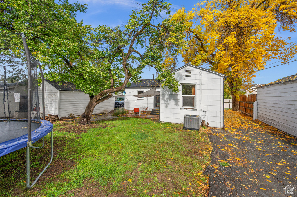 Photo 19 for MLS #2118067 at 916 E Forest View Ave