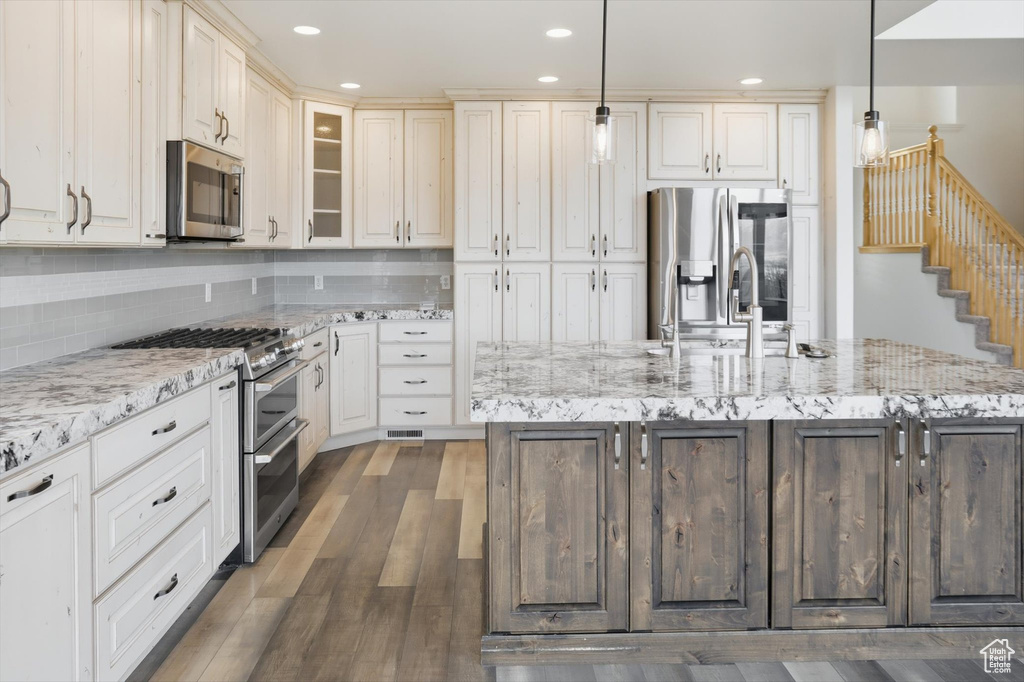 2262 S MAVERICK RD Saratoga Springs, UT 84045