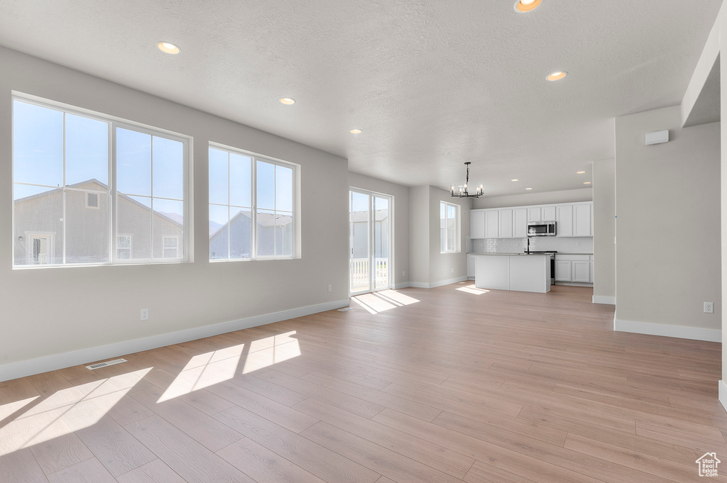 Photo 7 for MLS #2118110 at 6806 N Desert Crk