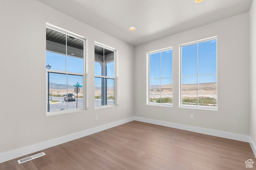 Photo 5 for MLS #2118110 at 6806 N Desert Crk