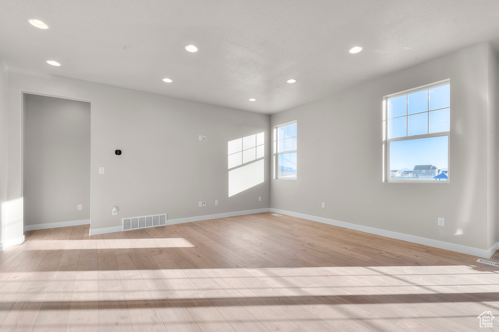 Photo 11 for MLS #2118123 at 1832 E Kern Mtn