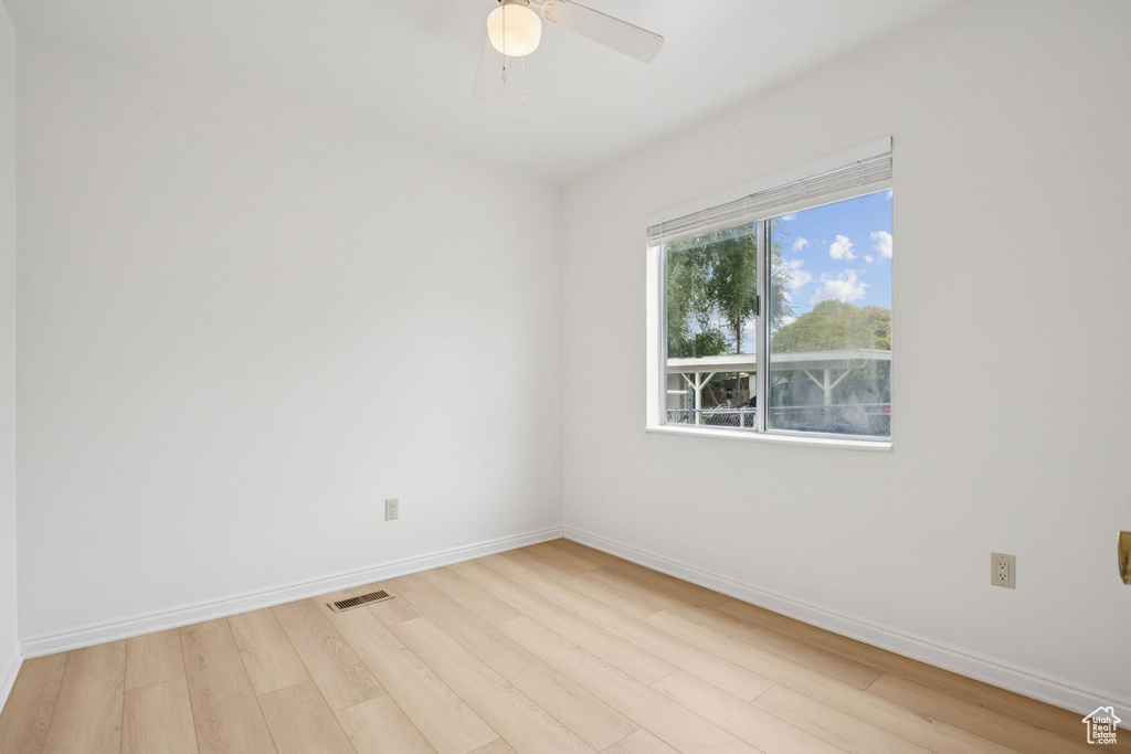 Photo 14 for MLS #2118126 at 1537 W Glenrose Dr