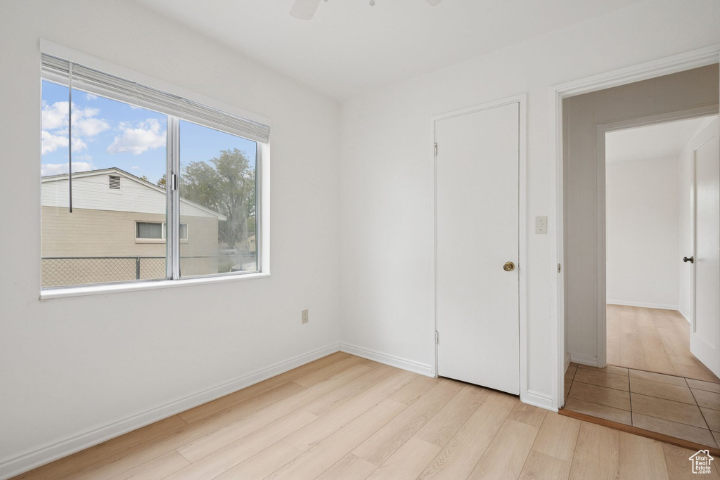 Photo 15 for MLS #2118126 at 1537 W Glenrose Dr