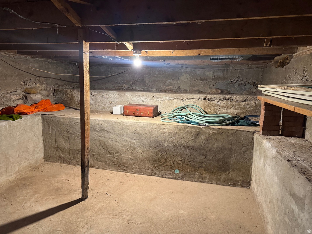 2192 W 9000 N Neola, UT 84053