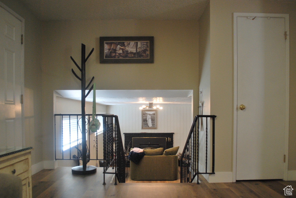 Photo 4 for MLS #2118188 at 1740 N Gregory Dr