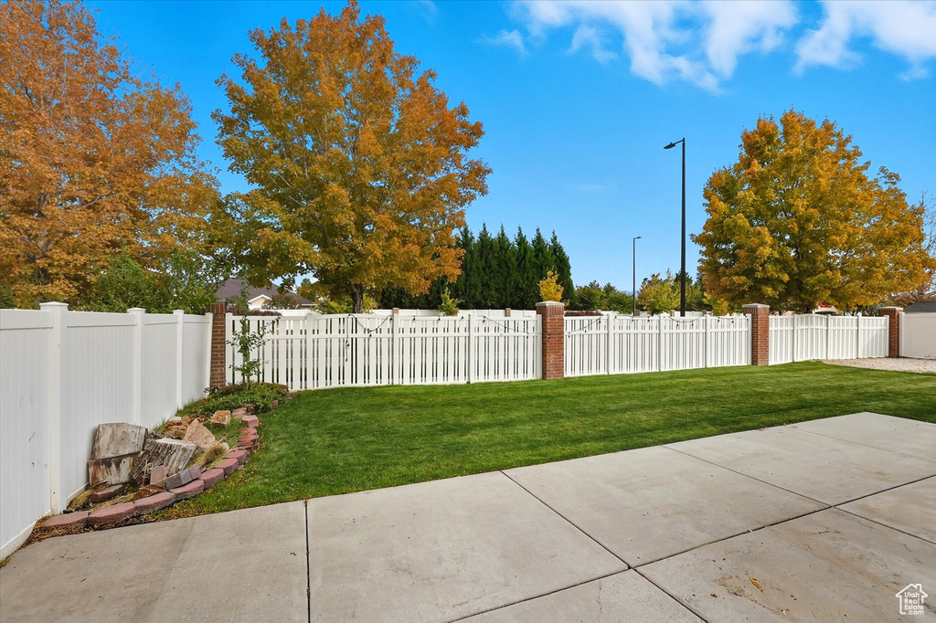 7721 S VILLAGE DR West Jordan, UT 84081