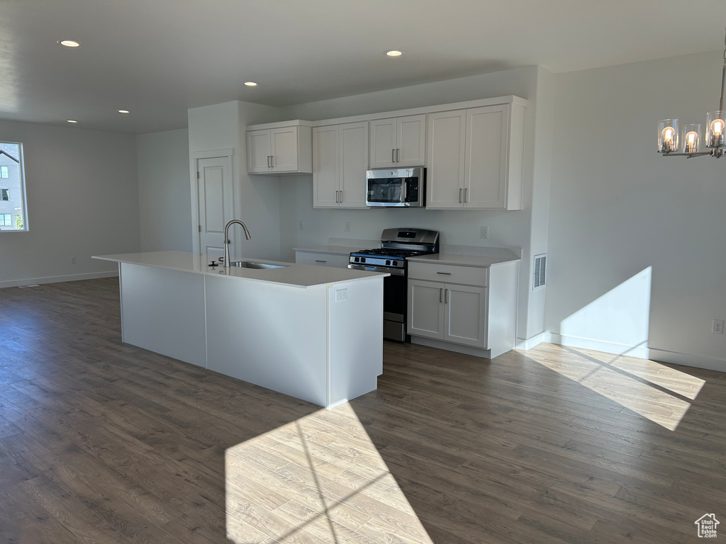 Photo 6 for MLS #2118211 at 589 W 1810 North #66