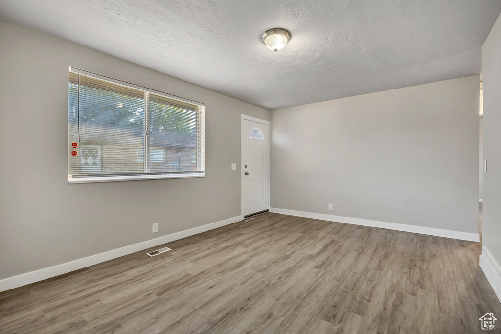 Photo 2 for MLS #2118225 at 1229 S Emery St