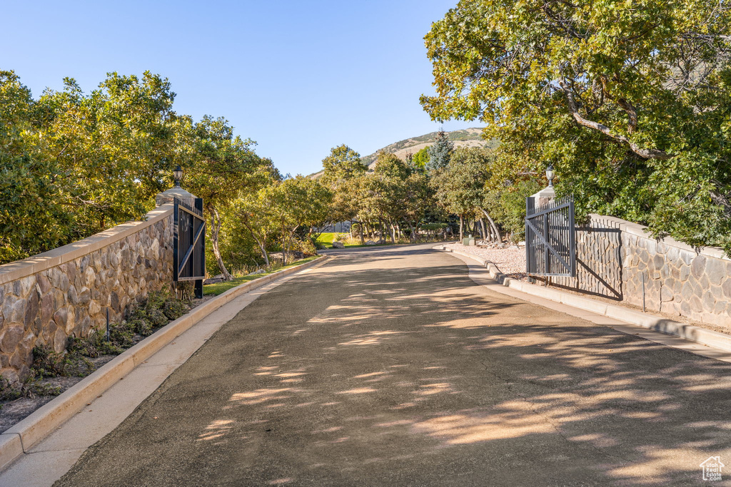 5210 SKYLINE PKWY Ogden, UT 84403