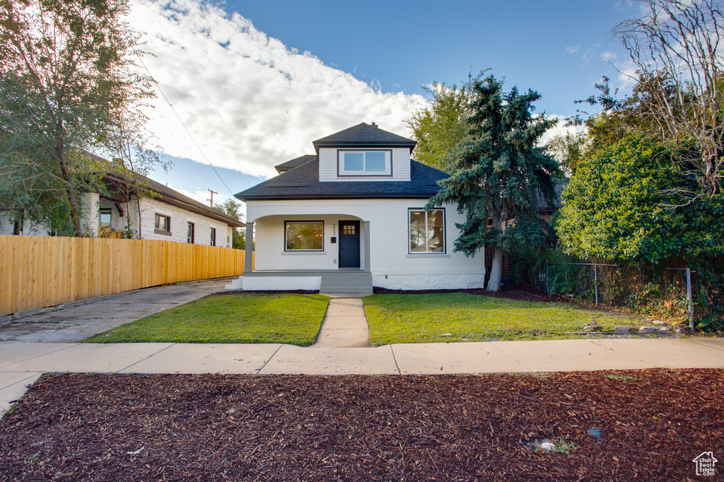 Photo 2 for MLS #2118237 at 233 30th St