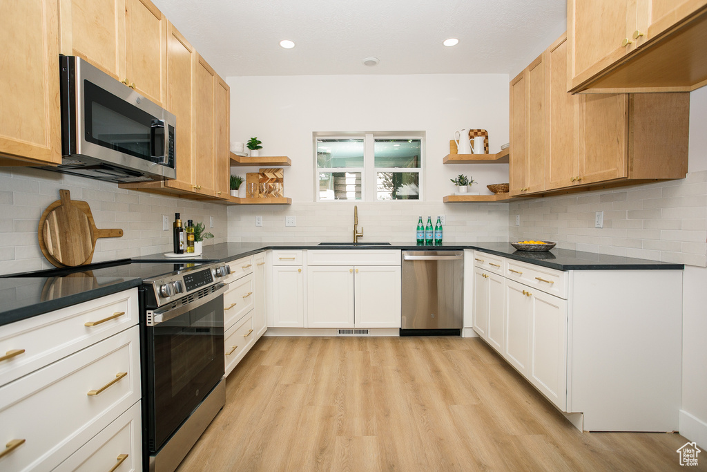 Photo 7 for MLS #2118237 at 233 30th St