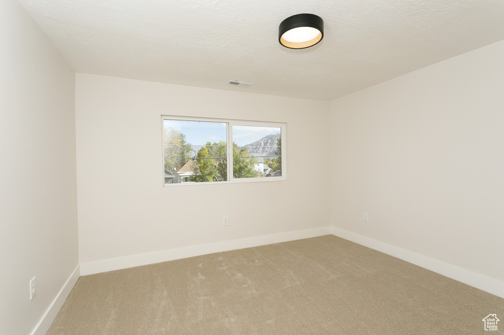 Photo 13 for MLS #2118237 at 233 30th St