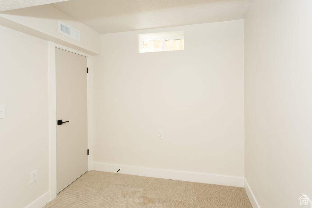 Photo 16 for MLS #2118237 at 233 30th St