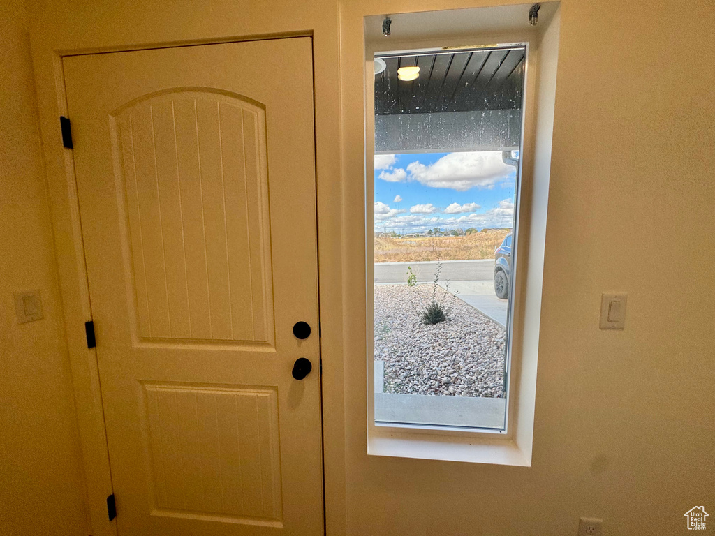 Photo 7 for MLS #2118263 at 633 W 880 South