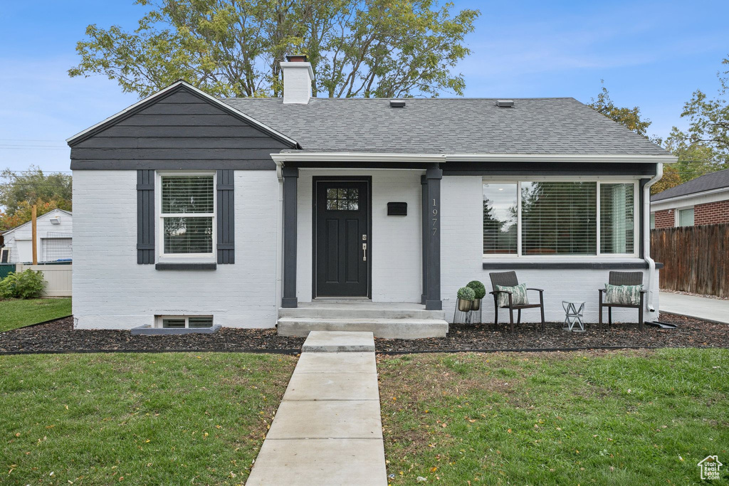 Photo 2 for MLS #2118266 at 1977 E Sylvan Ave