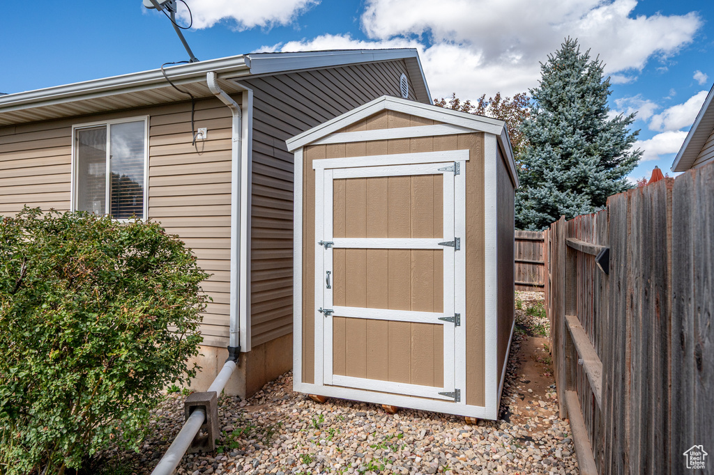 Photo 40 for MLS #2118287 at 4155 W 275 North