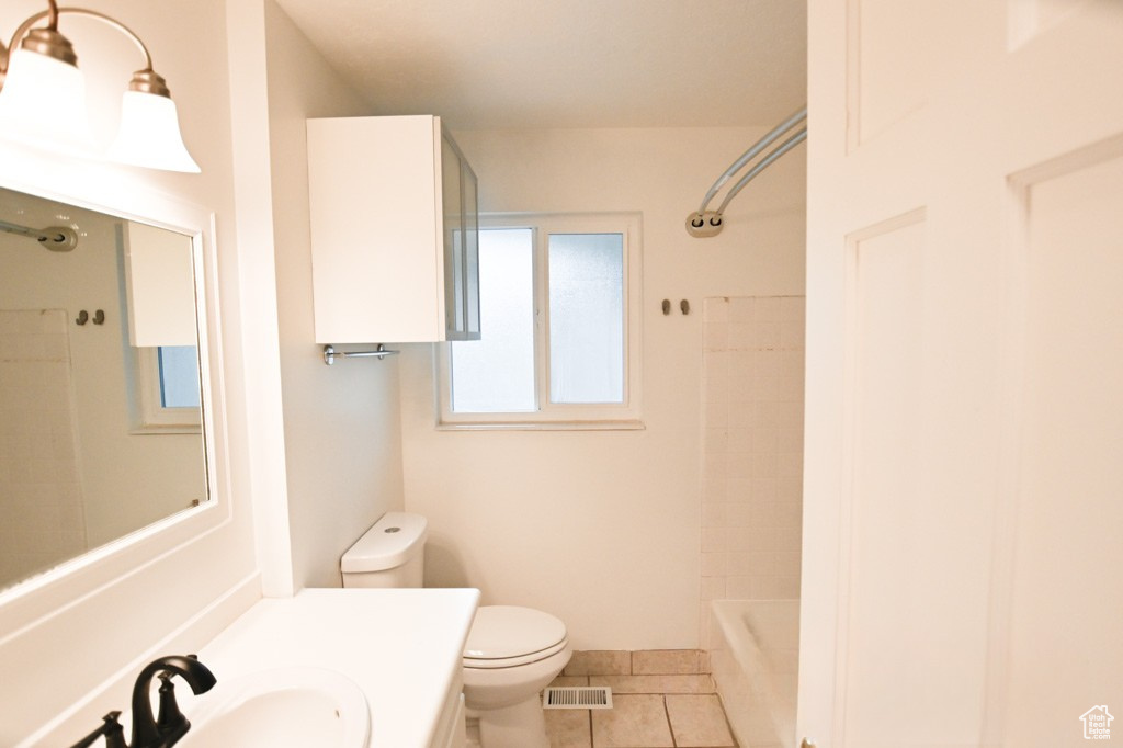 Photo 11 for MLS #2118288 at 2220 E Murray Holladay Rd #206