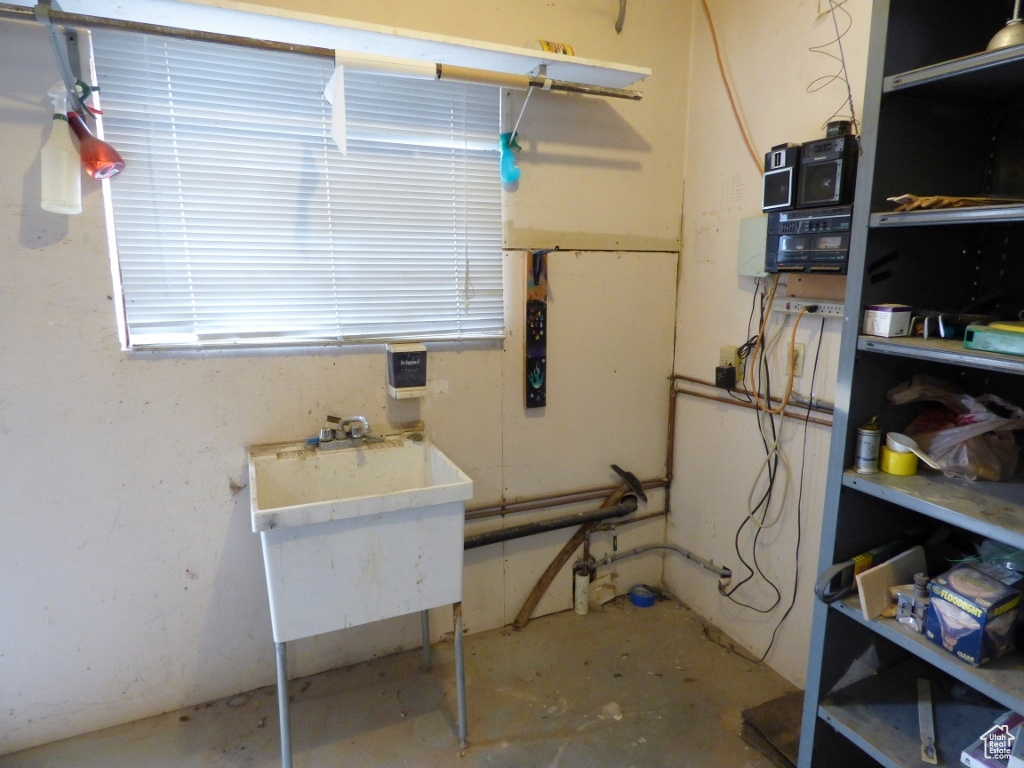 2342 W 6200 S Taylorsville, UT 84129