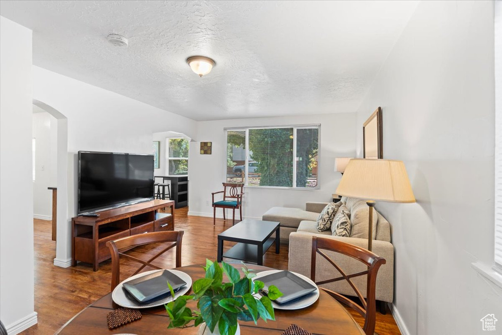 Photo 5 for MLS #2118304 at 1345 E Elm Leaf Cv