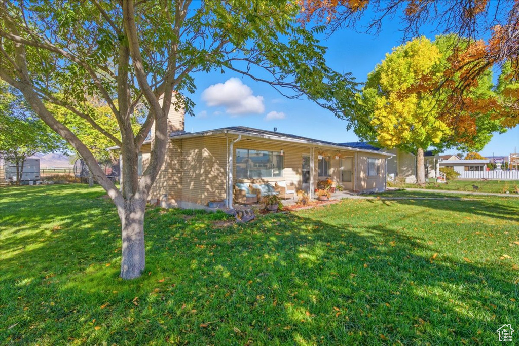 Photo 3 for MLS #2118312 at 564 S Main St