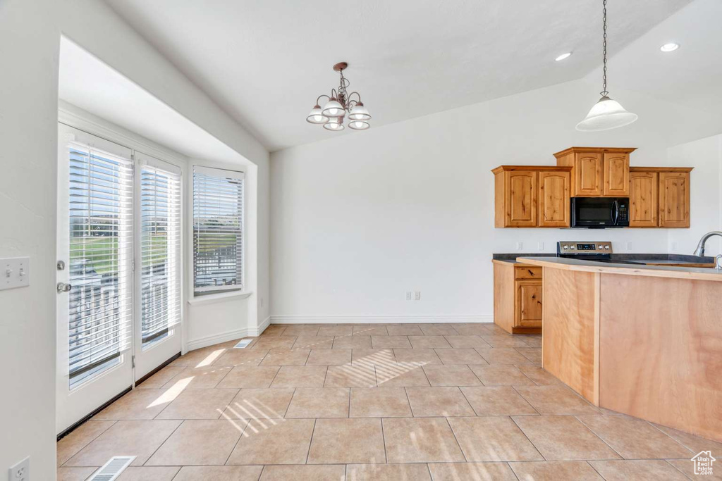 Photo 9 for MLS #2118313 at 3462 E Heyward Ct