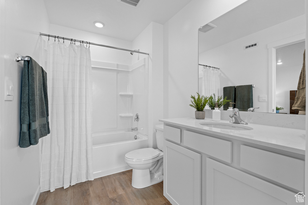 Photo 7 for MLS #2118350 at 1792 E Albion Dr #1140
