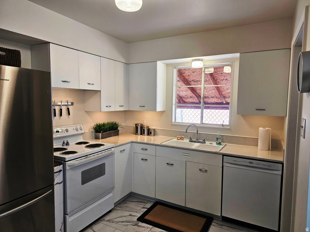 311 E VIDAS AVE South Salt Lake, UT 84115