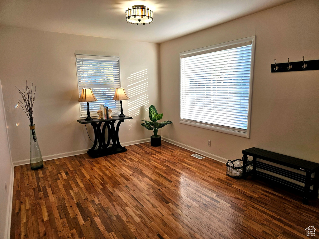 Photo 3 for MLS #2118372 at 311 E Vidas Ave