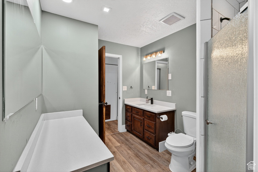 Photo 15 for MLS #2118390 at 221 N Center St