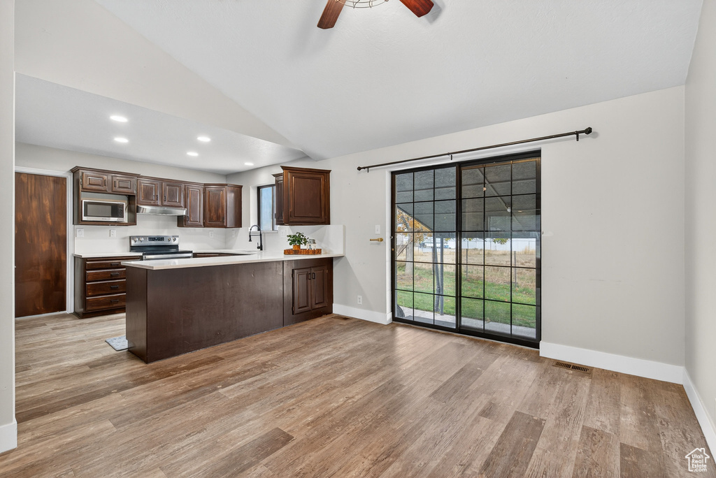 Photo 7 for MLS #2118390 at 221 N Center St