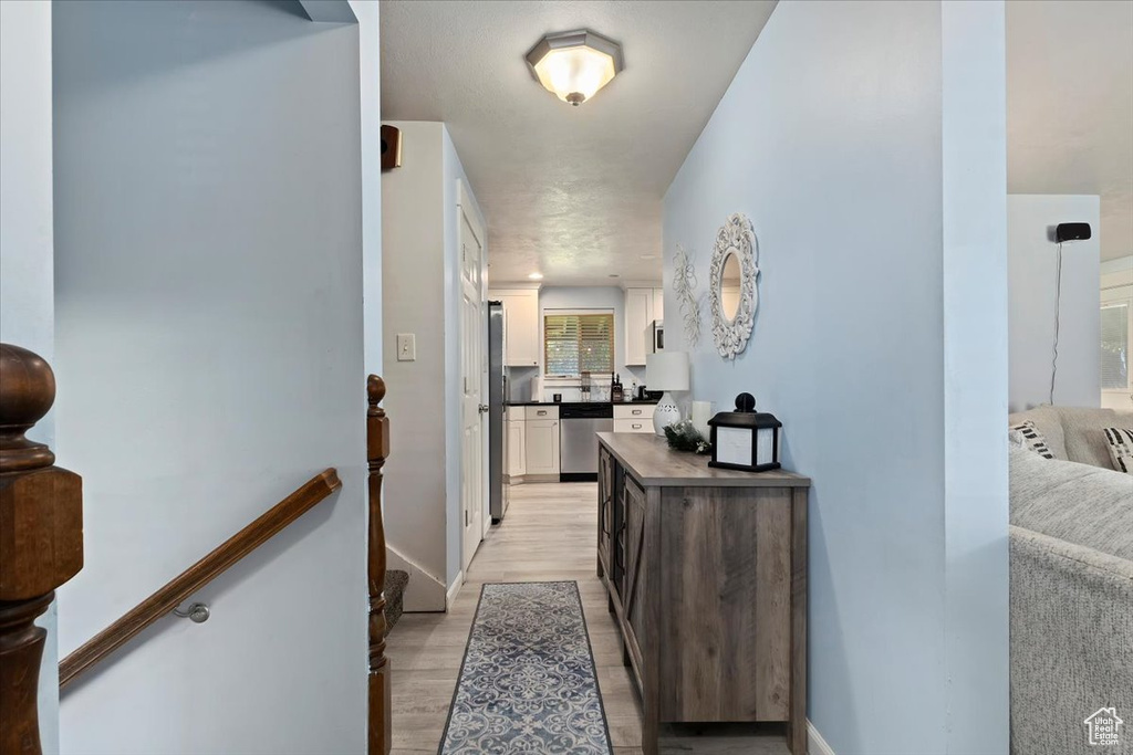 Photo 4 for MLS #2118395 at 698 N Brook Ave