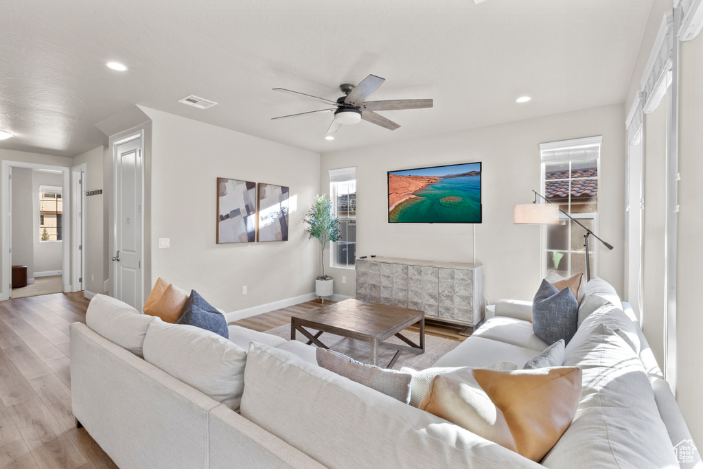 Photo 3 for MLS #2118405 at 2343 E Escondido Dr